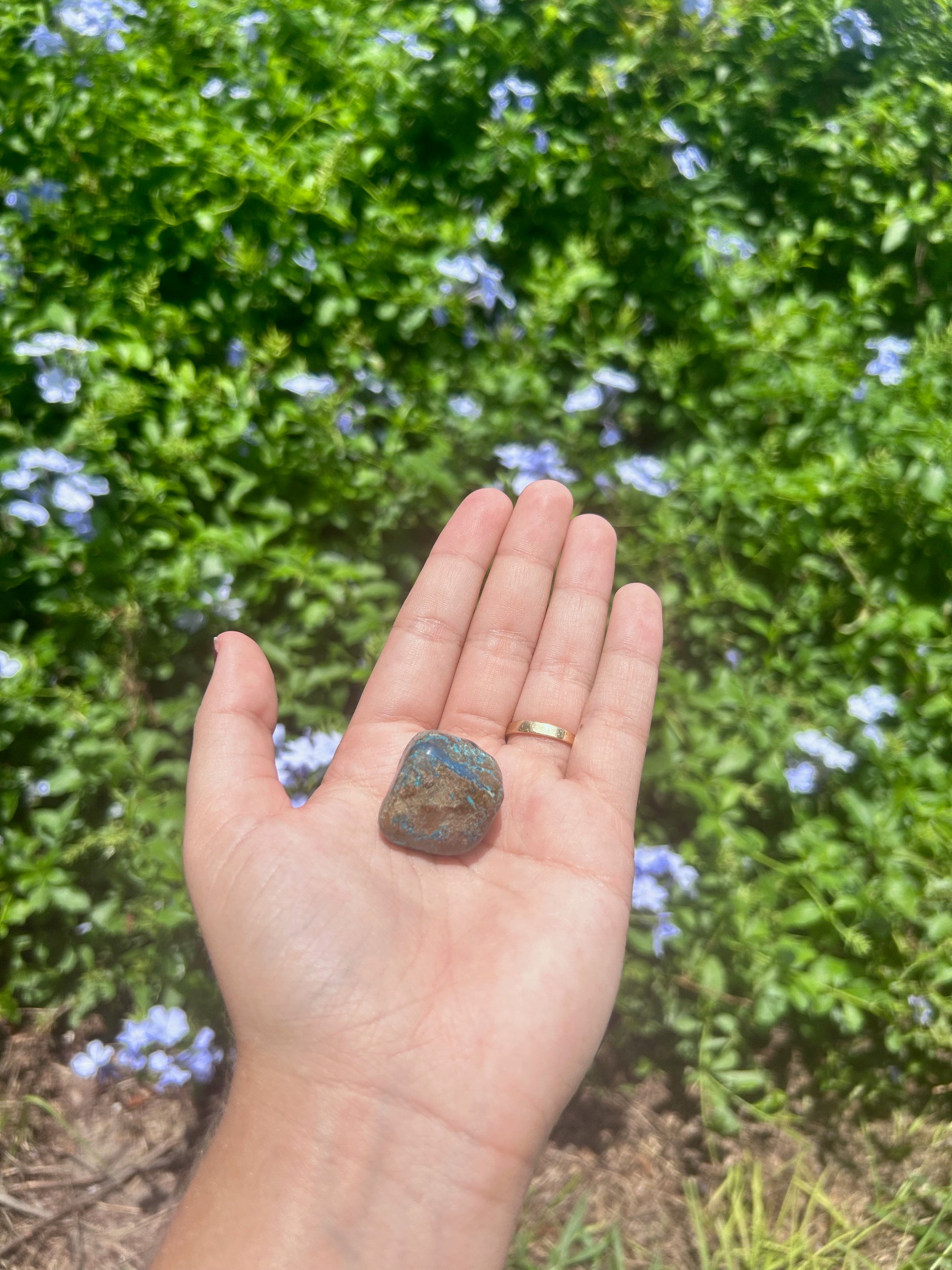 hand polished azurite stone 0.6 oz